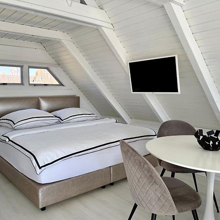 Seehuette Neusiedlersee - Strandhaus, Elektroboot Inklusive Руст Экстерьер фото